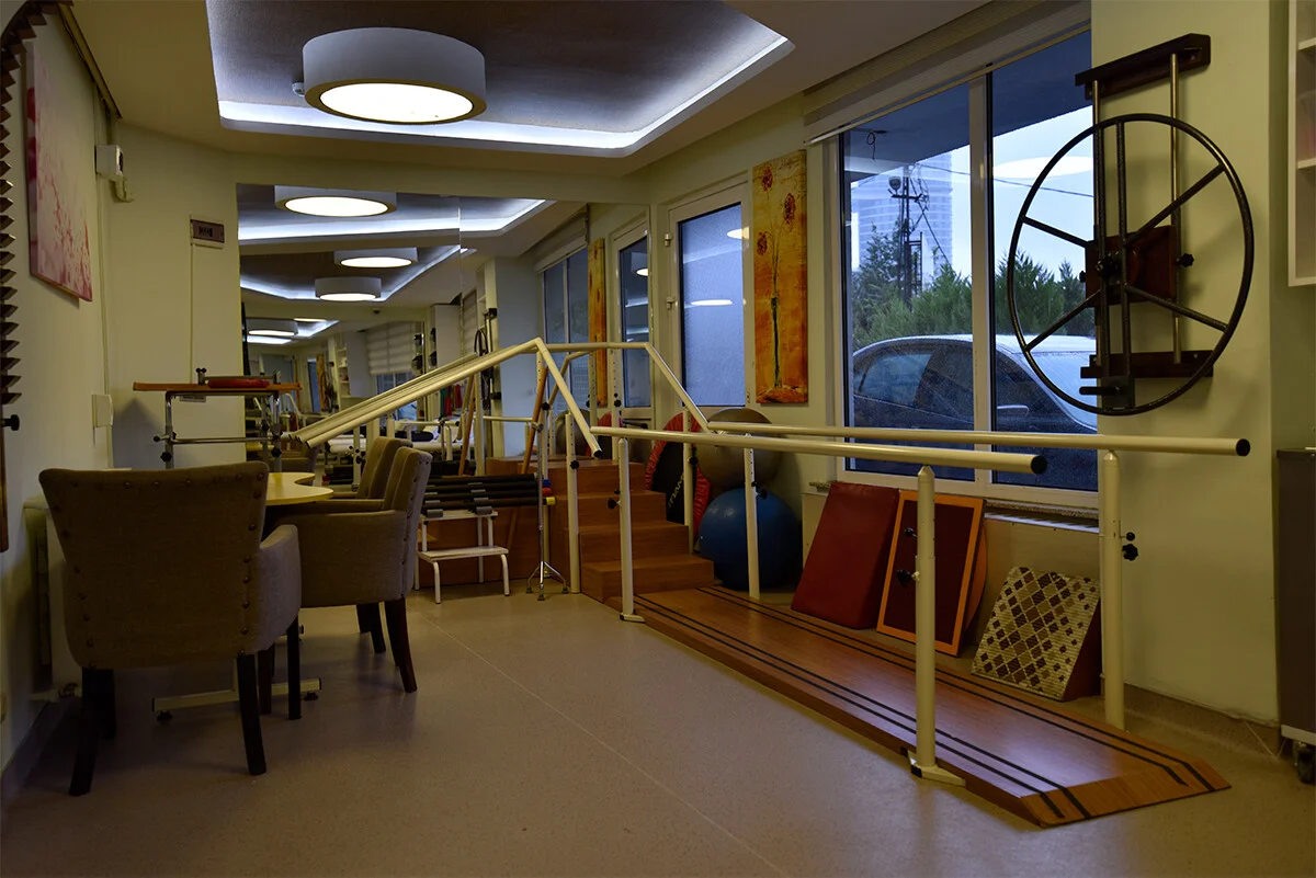 Eksen Sağlık Yatılı Fizik Tedavi ve Rehabilitasyon Merkezi, Felç inme tedavi merkezi, Yatalak Hasta Bakımı, Ortopedik Rehabilitasyon, Nörolojik Rehabilitasyon, Bakımevi, İstanbul, Anadolu Yakası, Ataşehir